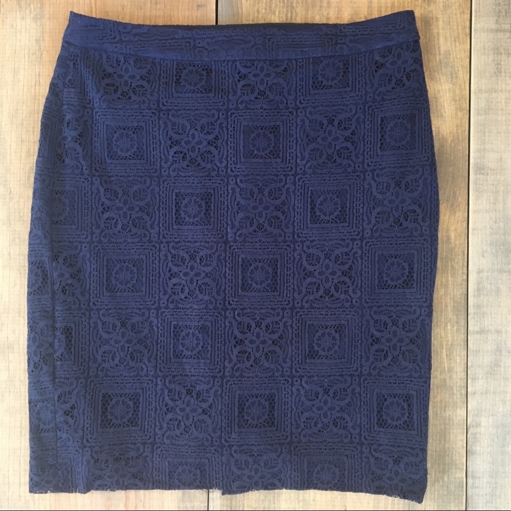 The Limited Blue Lace Overlay Pencil Skirt Size 6.